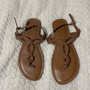 Women’s 7.5 Tan Sandals